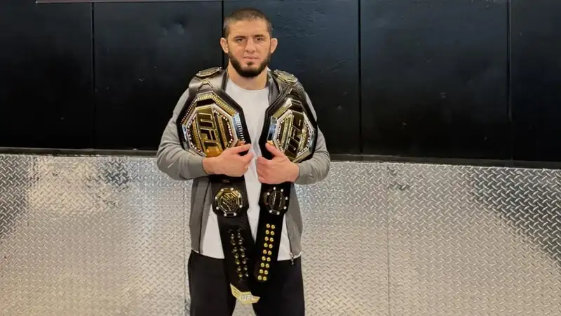 Стало известно, почему не состоялся бой Махачев – Топурия