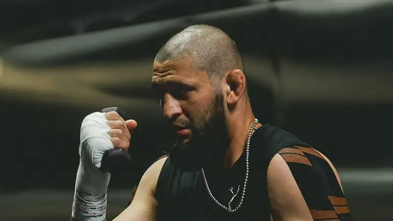 "Его отец ему же брат": чемпион UFC назвал Чимаева жертвой инцеста