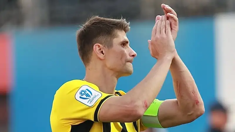 Капитан "Кайрата" раскритиковал состояние поля в матче против "Жетысу" в КПЛ