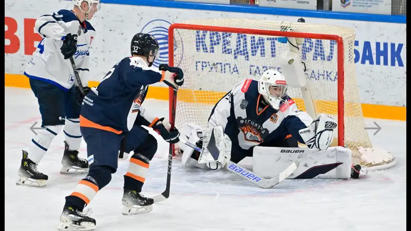 Казахстанские хоккеисты помогли "Магнитке" добыть важную победу в ВХЛ