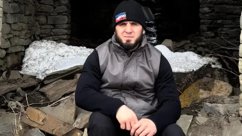 Ислам Махачев