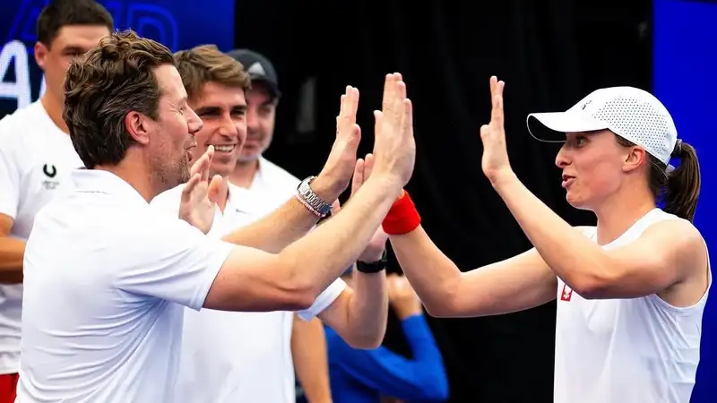 Принципиальная соперница Елены Рыбакиной уволила тренера