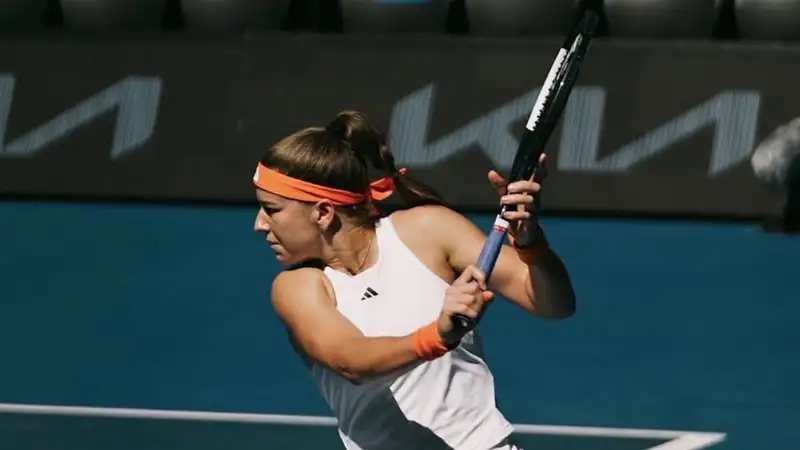 Каролина Мухова первой вышла в полуфинал "тысячника" В Майами