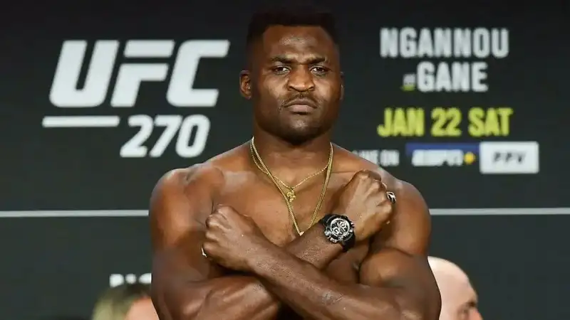 "Я хотел драться": Нганну заявил, что в PFL целый год не могли организовать для него бой