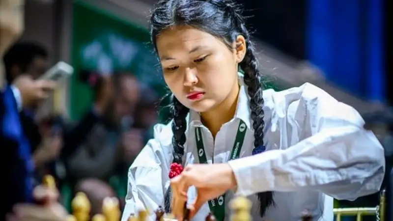 Бибисара Асаубаева победила экс-чемпионку мира в новом виде шахмат