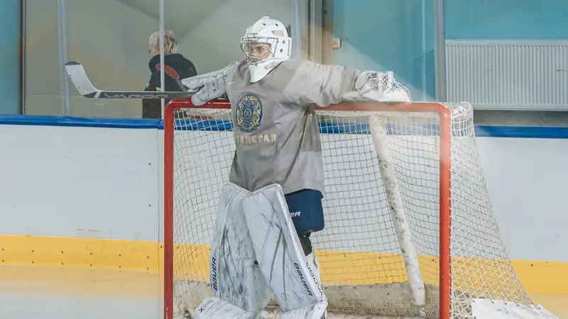 Сборная Казахстана по хоккею начала подготовку к чемпионату мира