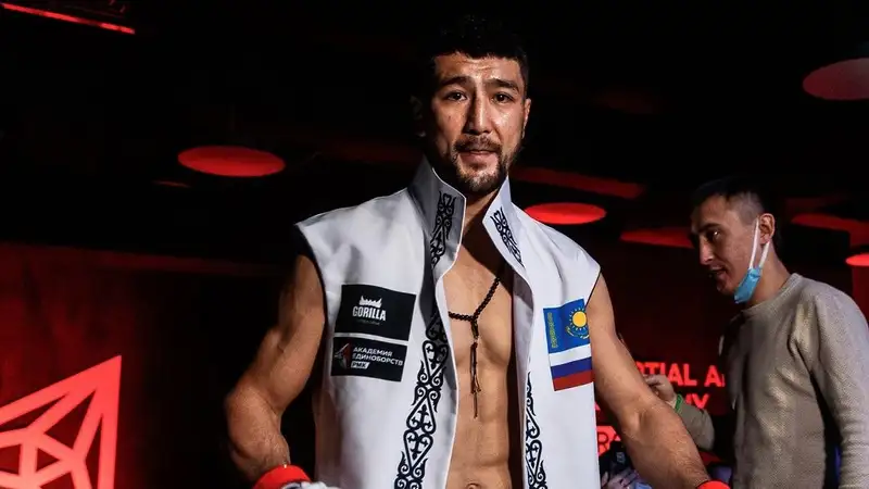 Этнический казах из России защитил титул чемпиона Karate Combat