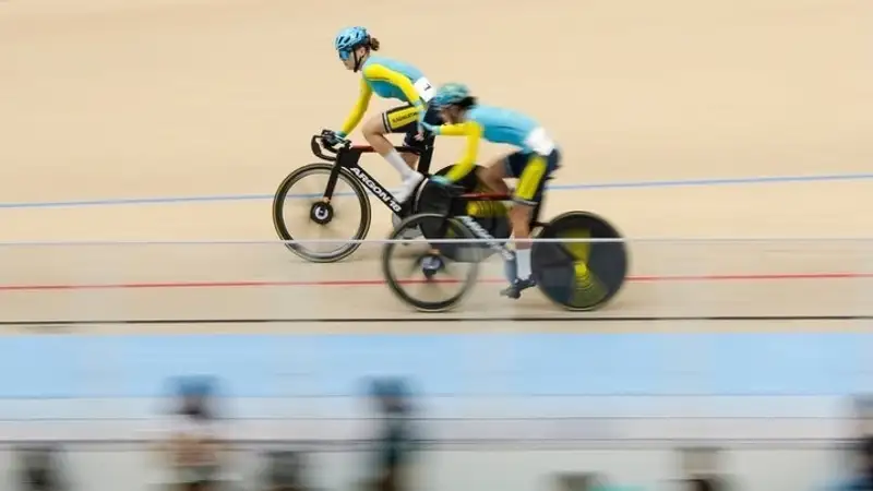 Анель Ташбай и Аружан Кабдулова