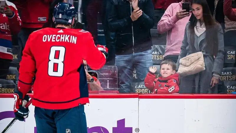 Овечкин отдал пас