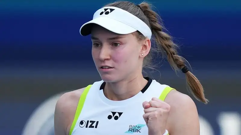 Соболенко обошла Рыбакину в чемпионской гонке WTA