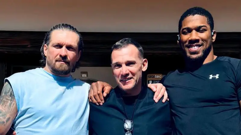Боксёры Усик и Джошуа встретились с обладателем "Золотого мяча"