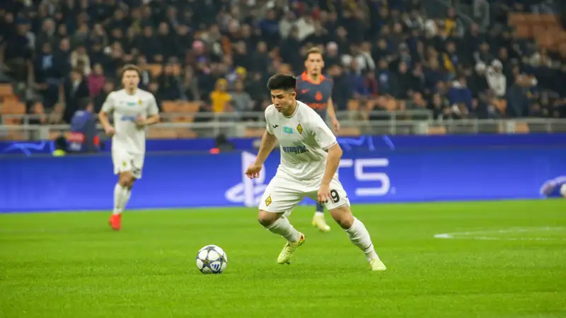 Дастан Сатпаев играет полезнее бразильского новичка "Челси"