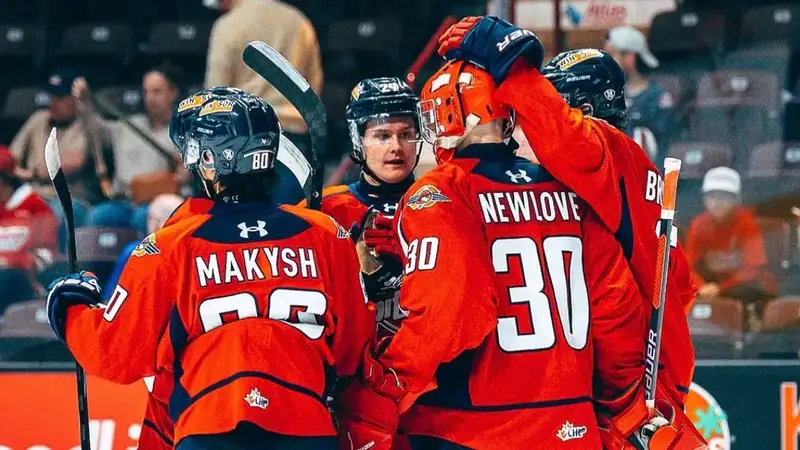Команда казахстанского хоккеиста в шаге от выхода в 1/4 финала канадской лиги OHL