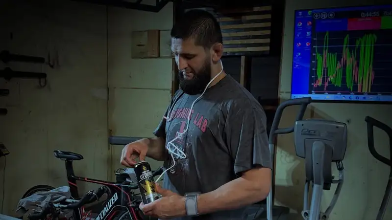 Легенда UFC оказался "недостоин" тренировок Хамзата Чимаева