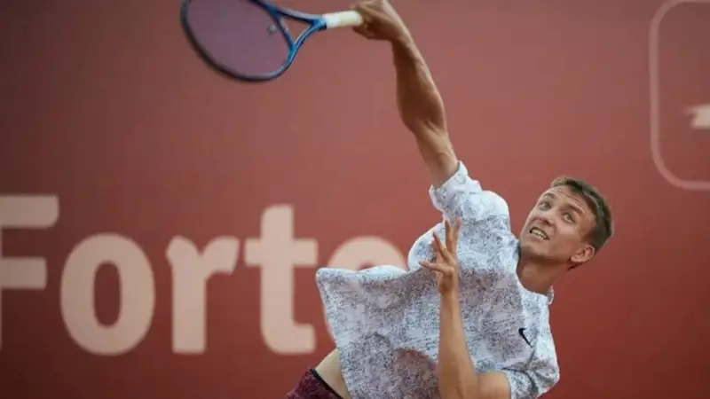 Казахстанский теннисист вышел во второй круг парного турнира в Китае