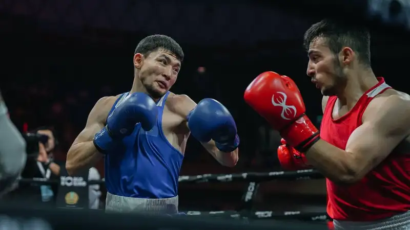 Ертуган Зейнуллинов (слева)