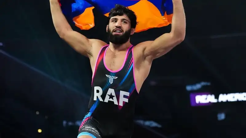 Арман Царукян "превзошёл" бой Илии Топурии в Белом доме