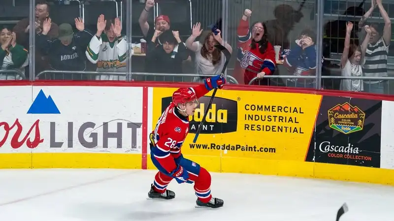 Форвард сборной Казахстана вновь спас североамериканский клуб от вылета в плей-офф