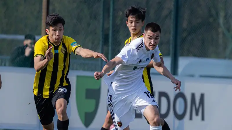 "Шахтёр" и "Кайрат"