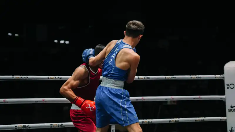 Молодой гений бокса из Казахстана устроил шоу в ринге и завоевал медаль чемпионата Азии
