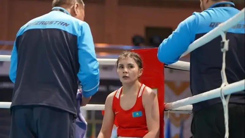 Мать пятерых детей из Казахстана сразилась с узбечкой за медаль ЧА по боксу в Монголии