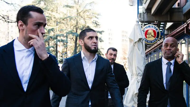 Ислам Махачев