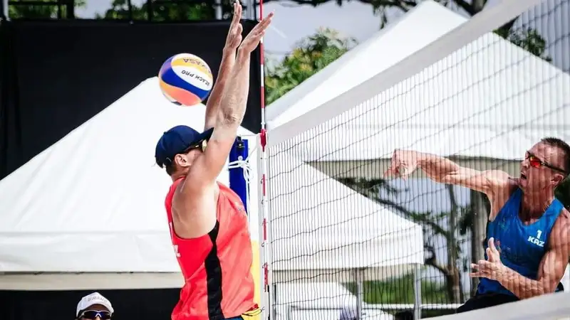 Команда Казахстана вышла в четвертьфинал международного турнира в Индонезии