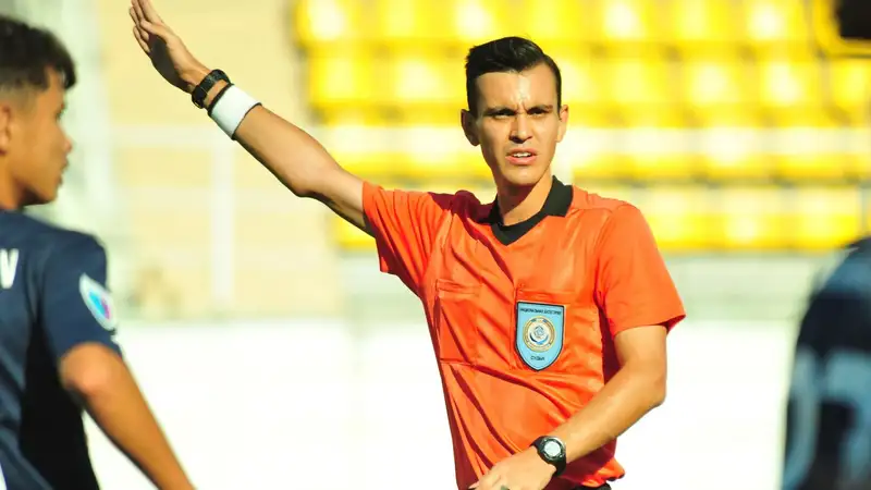 Стало известно, кто обслужит матчи "Кайрата" и "Астаны" в Кубке Казахстана