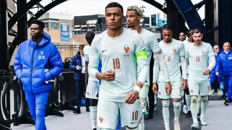 Мбаппе побил рекорды Месси и Неймара