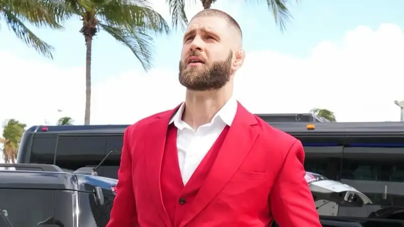 Прохазка провёл битву взглядов с Ульбергом перед поединком на UFC 327