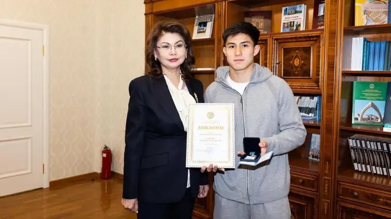 Дастан Сатпаев получил государственную премию "Дарын"