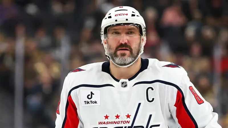 Александр Овечкин номинирован на награду НХЛ "Кинг Клэнси Трофи"