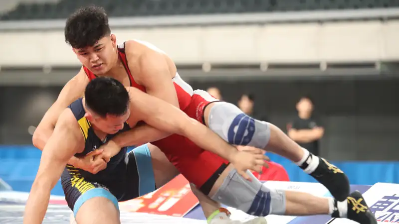 "Японский кошмар" Ризабека Айтмухана разгромил другого казахстанца на чемпионате Азии