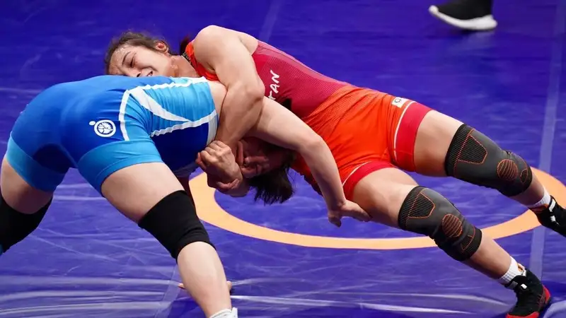 Борчиху из Казахстана положили на "туше" в схватке за бронзовую медаль чемпионата Азии