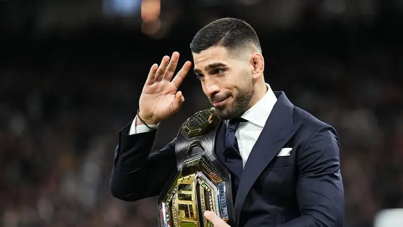 Илия Топурия объяснил, почему меняет в соцсетях свой профессиональный рекорд в ММА