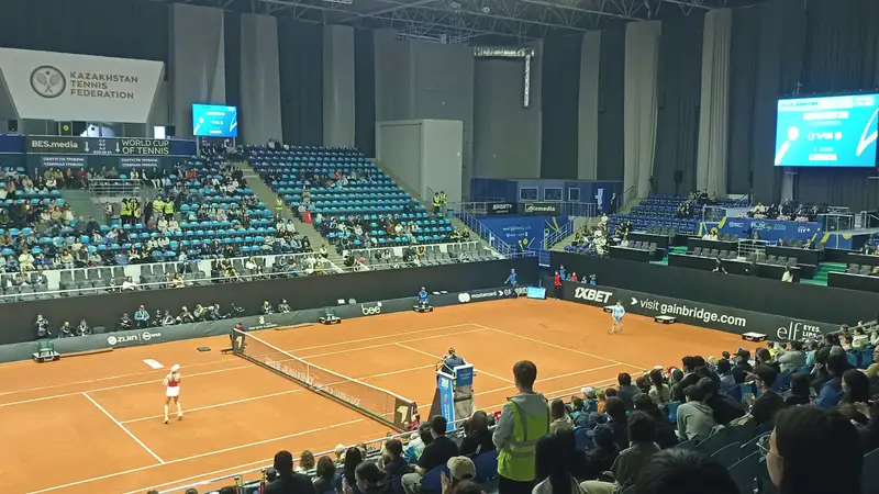 Михаил Шайдоров и Ербол Хамитов болеют в Астане за женскую сборную Казахстана по теннису