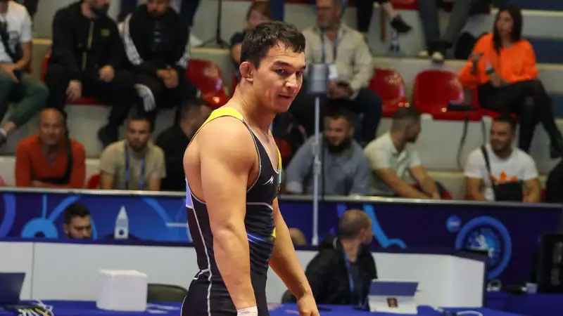 Монгол "уничтожил" борца из Казахстана и "лишил" его бронзовой медали на чемпионате Азии