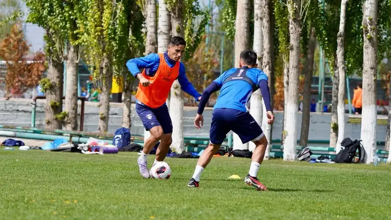 "Каспий" испытывает трудности  