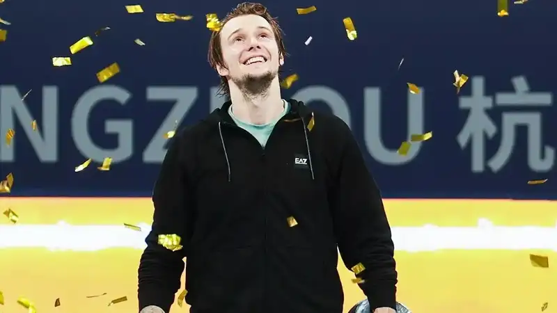Бублик заменит Медведева на Tie Break Tens после проблем у россиянина на Ближнем Востоке