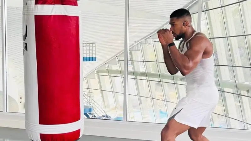 "Хоть завтра": Джошуа заявил о готовности провести бой с Фьюри