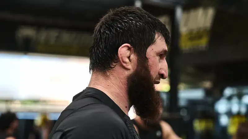 Магомед Анкалаев бросил вызов бывшему чемпиону UFC