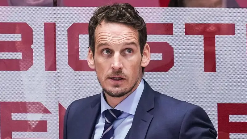 Главный тренер сборной Швейцарии признался, что подделал сертификат COVID-19 на ОИ-2022