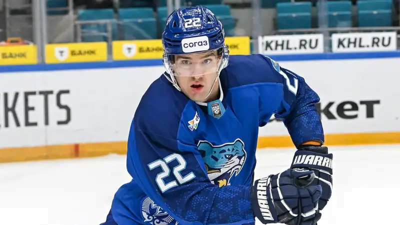 "Барыс" продлил контракт с казахстанским нападающим