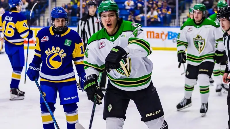 Казахстанский хоккеист оказался в шаге от полуфинала плей-офф заокеанской лиги