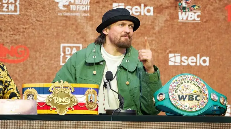 Александр Усик