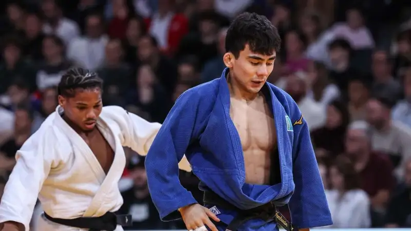 Дзюдоист из Казахстана "уничтожил" топового таджикского борца и вышел в полуфинал ЧА