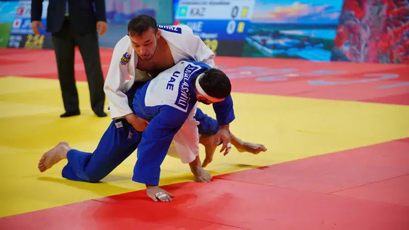Жубаназар умопомрачительным броском удосрочил экс-россиянина в битве за "бронзу" ЧА