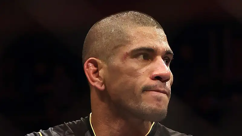 Алекс Перейра пообещал фанатам стать "машиной", перейдя в тяжёлый вес