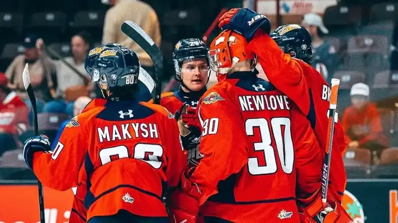 Команда казахстанского хоккеиста вышла в полуфинал плей-офф в OHL