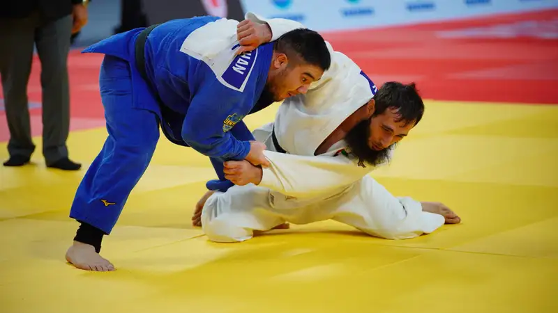 "Кошмар казахстанских дзюдоистов" из Китая победил казаха и завоевал "бронзу" ЧА
